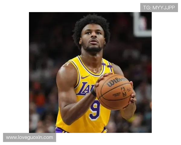 布克伤愈复出率队逆转湖人太阳新赛季展现强劲竞争力