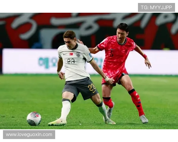 中国足球队迎战世界杯预选赛 强强对话开启全新征程 球迷期待再创辉煌