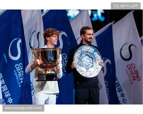 全球网球新星崛起 温网男单冠军争夺战再掀激烈角逐