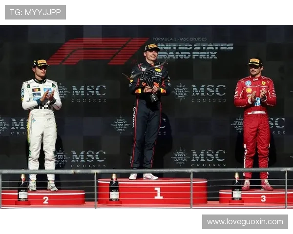 F1赛事最新动态：维斯塔潘再度称霸赛道 汉密尔顿展现强劲复苏势头