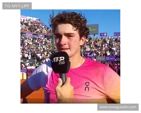 网球新星崛起，年轻球员在全球大满贯赛场上刷新纪录