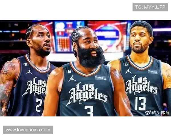 詹姆斯领衔湖人迎战勇士 哈登加盟快船助力新赛季争冠目标