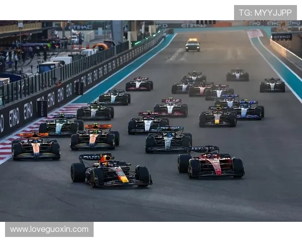 F1新赛季揭幕在即车队格局生变车手竞争全面升级冠军悬念再起规则影响深远