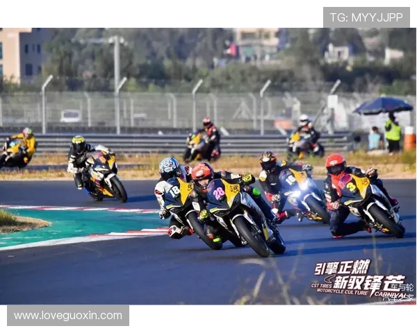 MotoGP赛季精彩纷呈 法布里齐重返赛场 赛道上演新一轮速度对决