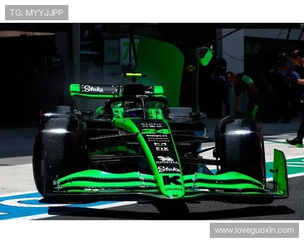 法拉利车队确认签约维斯塔潘并宣布新赛季车队阵容调整